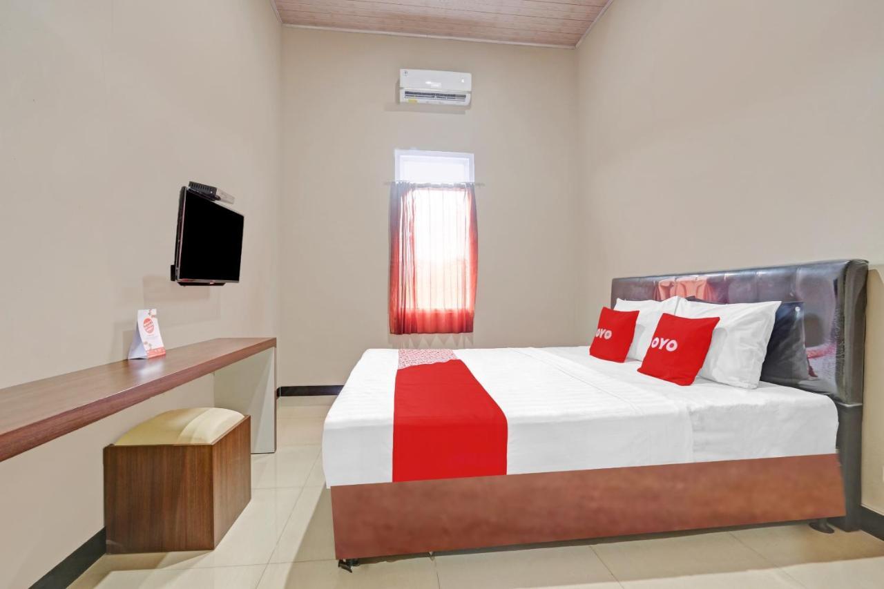 Oyo 90796 Hotel Mulya Indah Tambakmulya Zewnętrze zdjęcie