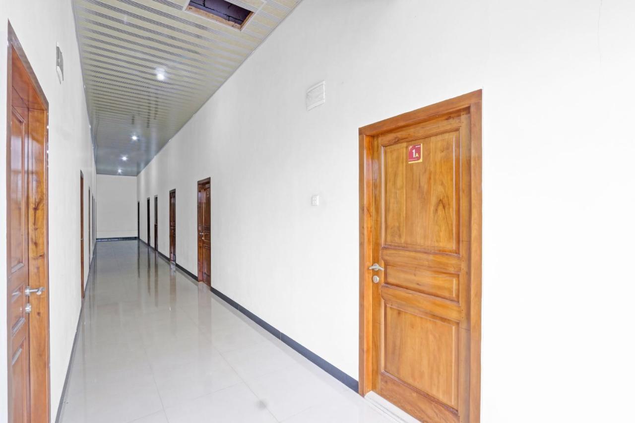 Oyo 90796 Hotel Mulya Indah Tambakmulya Zewnętrze zdjęcie