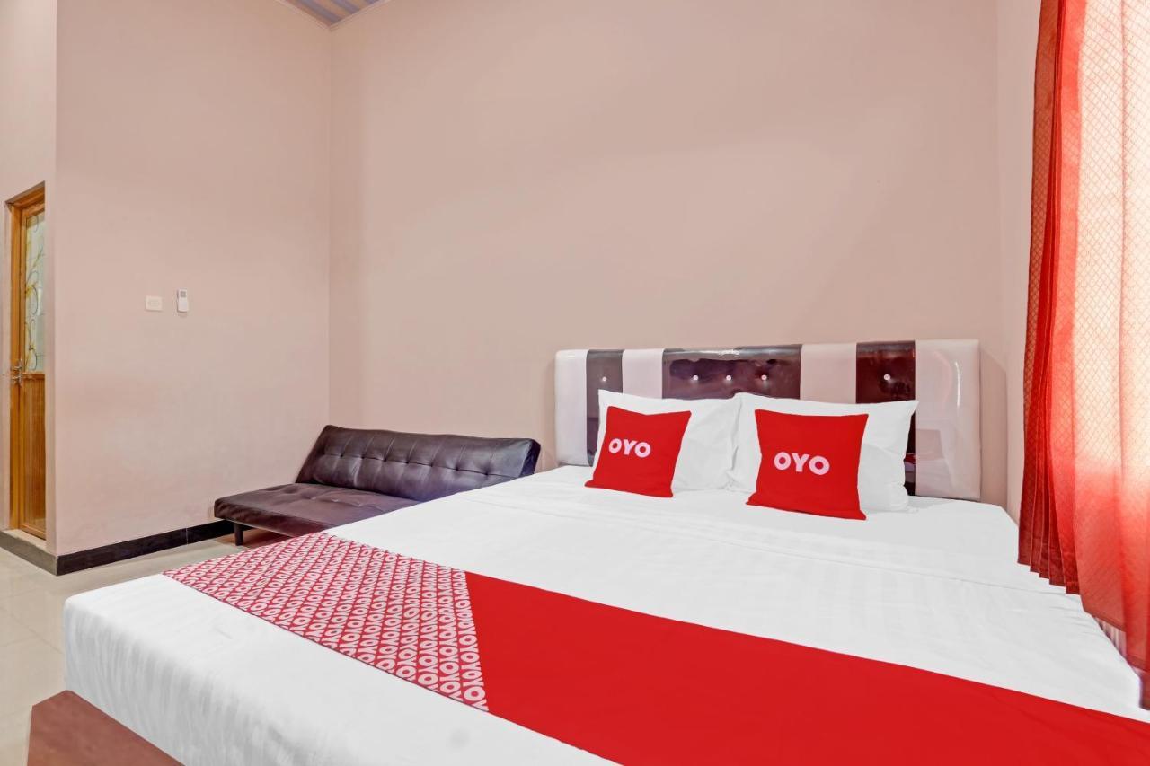 Oyo 90796 Hotel Mulya Indah Tambakmulya Zewnętrze zdjęcie