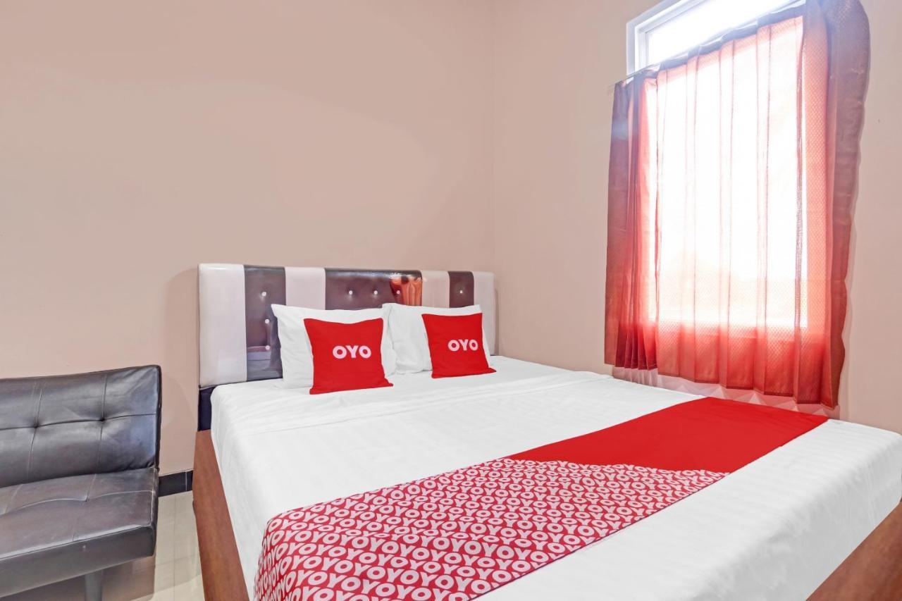 Oyo 90796 Hotel Mulya Indah Tambakmulya Zewnętrze zdjęcie