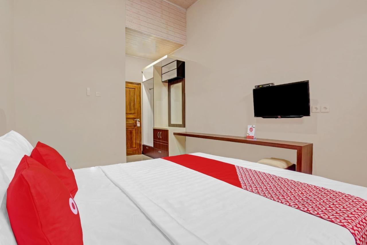 Oyo 90796 Hotel Mulya Indah Tambakmulya Zewnętrze zdjęcie